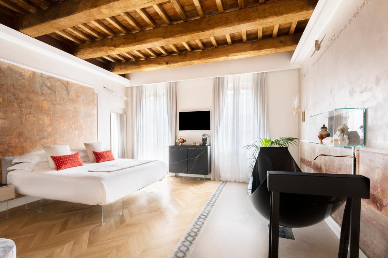 Poēsis Experience 5*